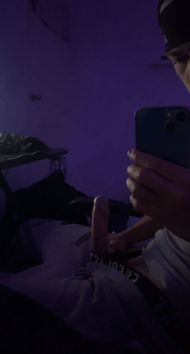 Lankooooo's tweet photo. You think you can take all this ma? 💋
#bigdick #lightskin #sydney #teen https://t.co/lfDi6WBGaS