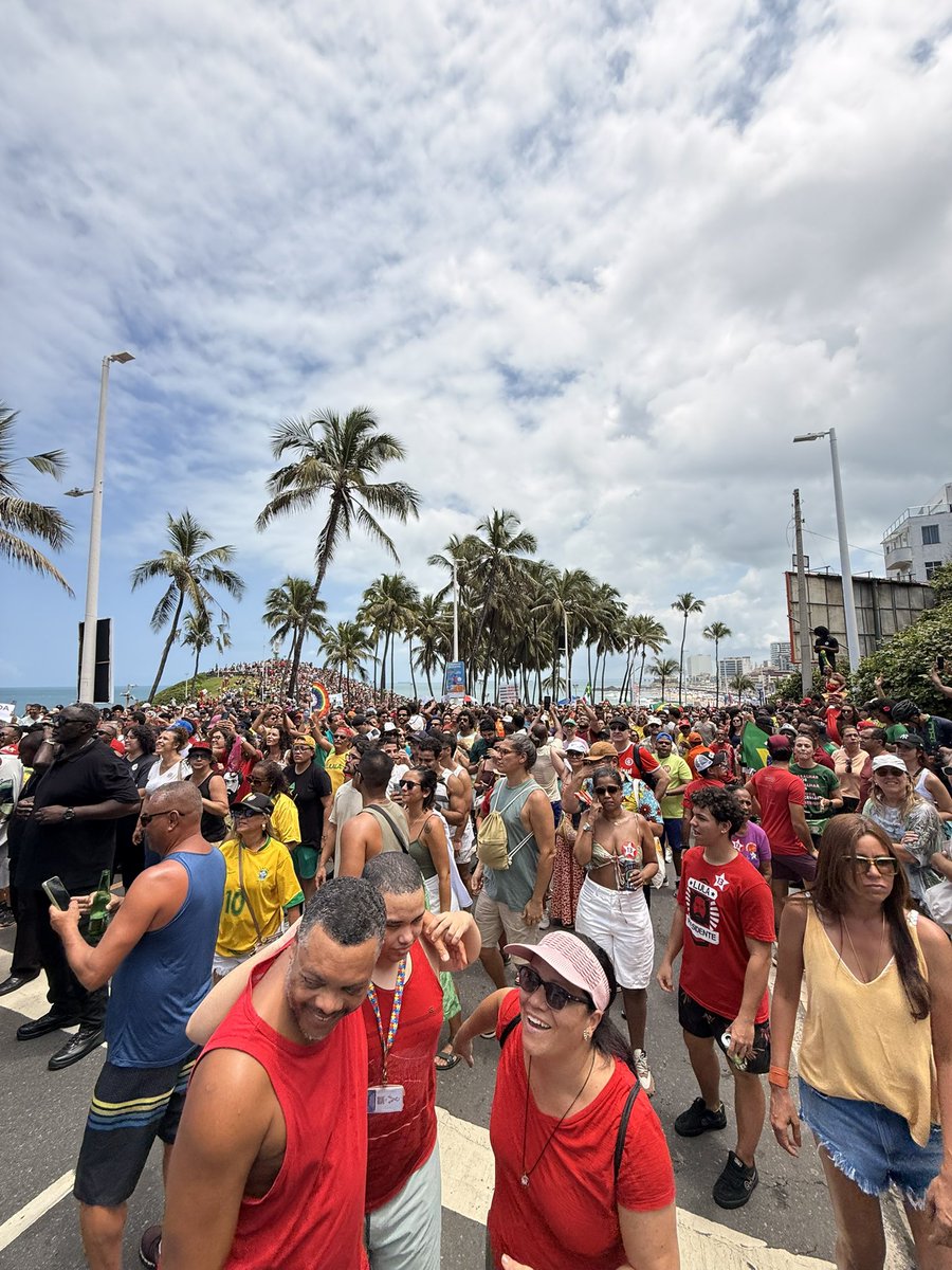 jeffersonline_'s tweet image. #SemAnistiaPraGolpistas #NãoAPECDaBlindagem #Salvador 🇧🇷