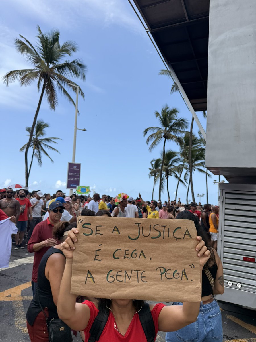 jeffersonline_'s tweet image. #SemAnistiaPraGolpistas #NãoAPECDaBlindagem #Salvador 🇧🇷