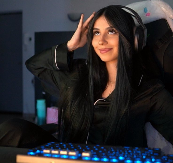 Aloonea_'s tweet image. En ce moment et jusqu&apos;au 29 septembre c&apos;est les Logitech G PLAY DAYS chez @LogitechGfrance ! Vous pouvez découvrir plein de produits en réduction jusqu&apos;à 40% ! 🫶🏼
Cliquez ici : logi.gg/logitechGPLAYd…
C&apos;est le moment ou jamaissss #LogitechGPlaydays

#Publicité