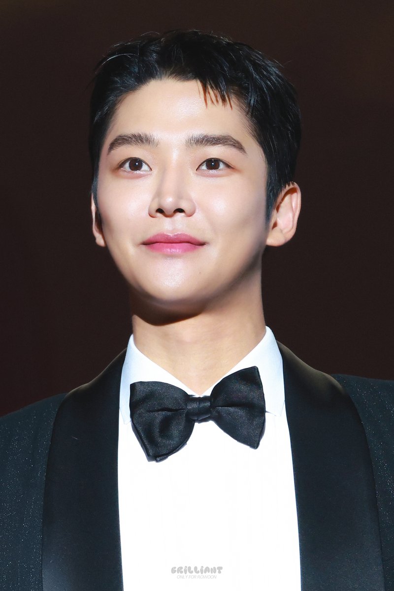 250917 부국제 레드카펫  

#로운 #김로운 #김석우 #ROWOON #KIMSEOKWOO #ロウン