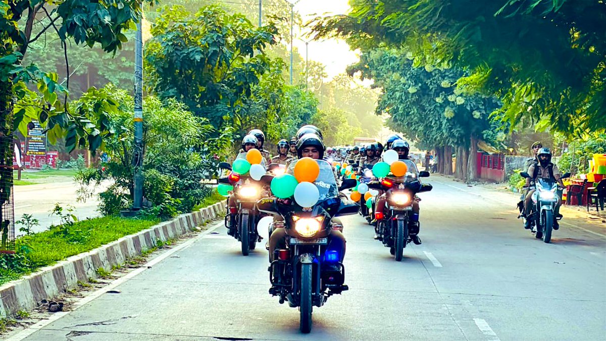 'मिशन शक्ति’ फेज-5 अभियान के अंतर्गत मिशन शक्ति टीमों द्वारा महिलाओं/बालिकाओं को नारी सुरक्षा, नारी स्वाबलंबन एवं नारी सम्मान हेतु जागरूक किया गया।   
#MissionShakti5