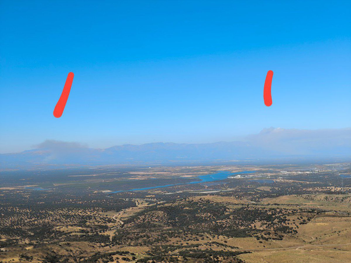 #IFCuacosdeYuste 📸 que se suma esta tarde al ya activo y con evolución desfavorable al #ifvalverdedelavera   Tenemos en la última foto ambos incendios.