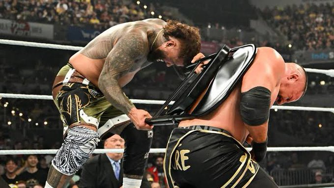 Planeta_Wrest's tweet photo. 🚨🚨ÚLTIMA HORA🚨🚨

Según se informa, Jey Uso está siguiendo el protocolo de conmoción cerebral tras el evento #WWE #Wrestlepalooza:

“Jey sufrió una grave lesión. Le dio un golpe con la silla a Bron, y la silla rebotó en su espalda, causándole una profunda herida. Está siguiendo el protocolo de conmoción cerebral, que es obligatorio tras cualquier lesión de este tipo”.

- Bryan Alvarez