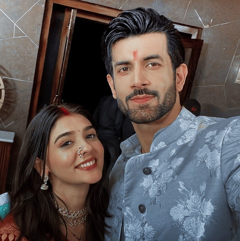 manvieditss's tweet photo. never gonna forgive ekta and balaji for ruining these beautiful people's smiles. 

RAAJ KARO PRASHIV 
#KumkumBhagya #Prashiv #NamikPaul #PranaliRathod https://t.co/kSTozO2rK1