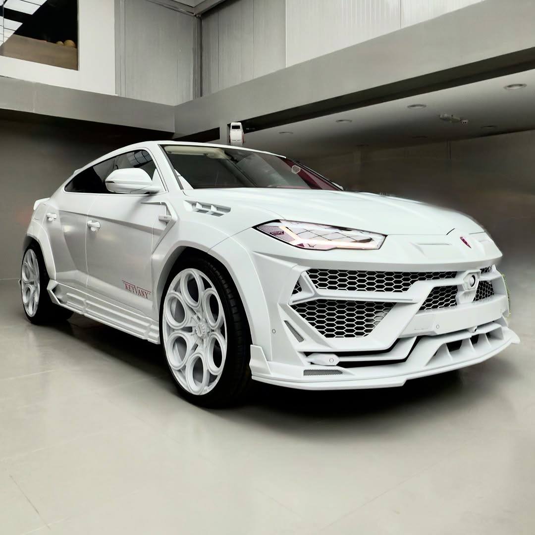 autochat360's tweet image. You get one luxury car, fully paid, no resale allowed — which one are you keeping forever?🤔