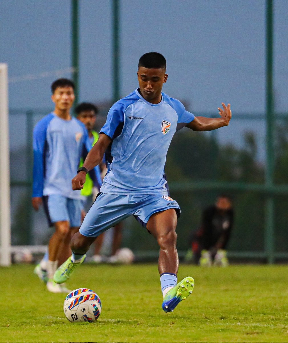 IndianFootball's tweet image. Back on the pitch 👕 😁

#IndianFootball #BlueTigers