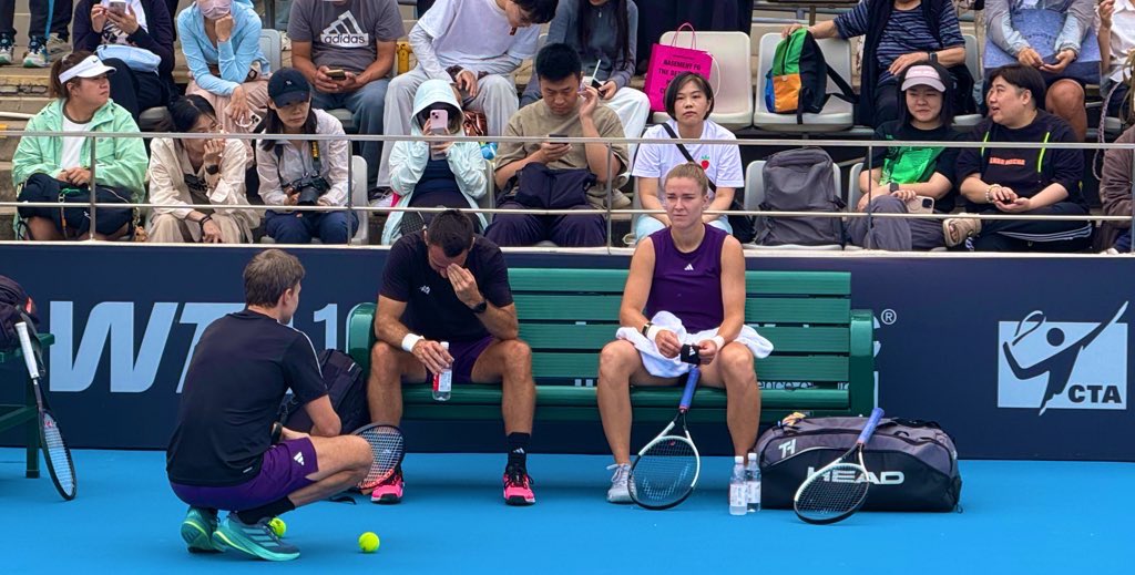 RossoneriHo's tweet photo. welcome to #chinaopen2025  Good Luck! @karomuchova7 https://t.co/cjX3RZ3E2G