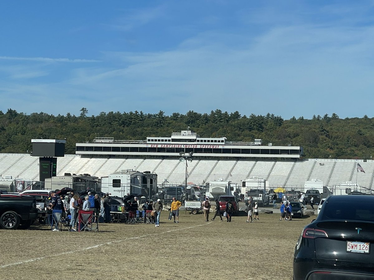 magicjrfan's tweet photo. Good to be back @NHMS 🏁 https://t.co/F1cx099n5T