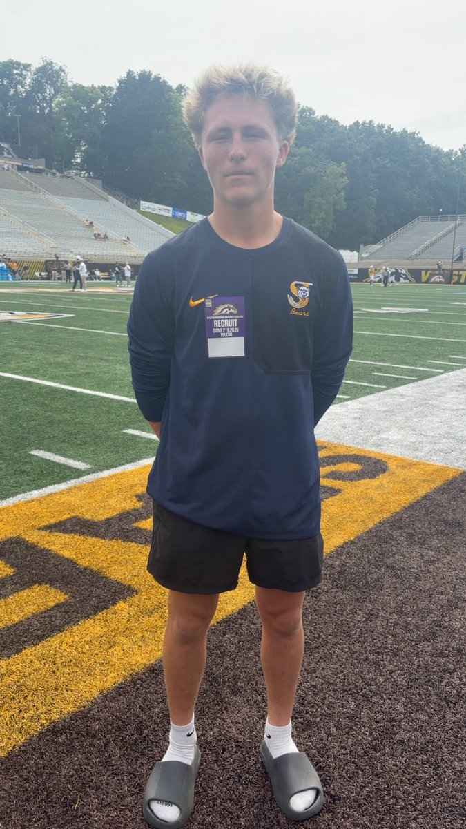 QbCadenLeClear's tweet image. Thank you @WMU_Football for having me come out, i loved seeing the game day atmosphere. Congratulations on the W good luck with the rest of your season