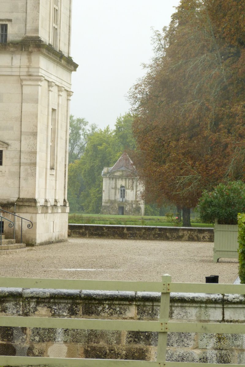 Pascal21cor's tweet image. Un dimanche pluvieux mais culturel
#journéedupatrimoine au chateau d&apos;Ancy le franc  @BourgogneMagoff  @BFC_Tourisme  @ici_auxerre