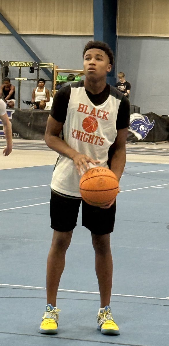 Charlottesville HS 6’2 2026 Ty Shelton is an All GPAC pick.  Rangy, athletic wing scores it from all areas with efficiency out of a variety of actions.  He can flat out shoot it, dribble pull-up is lethal!  #BigShots #CNUTeamCamp ⁦<a href="/BigShotsToday/">Hit The BIG SH🏀TS</a>⁩ ⁦<a href="/BigShotsGlobal/">BIG SH🏀TS</a>⁩