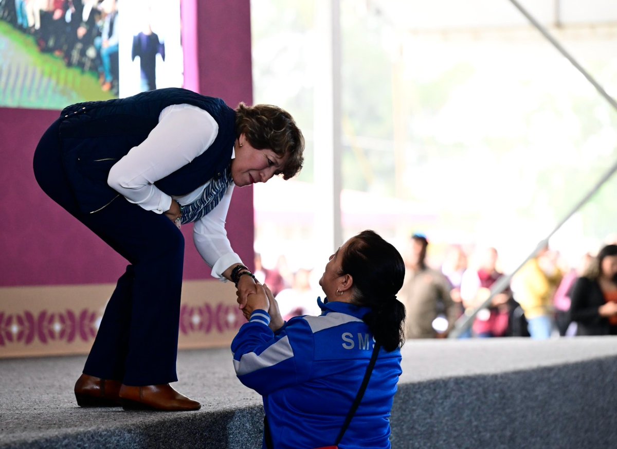 Esta semana la gobernadora <a href="/delfinagomeza/">Delfina Gómez A.</a> encabezó los festejos patrios el 15 y 16 de septiembre e inició la promoción de su segundo Informe de Gobierno con temas como: la disminución de delitos, la generación de empleos, avances en transporte, salud, entrega de becas, entre