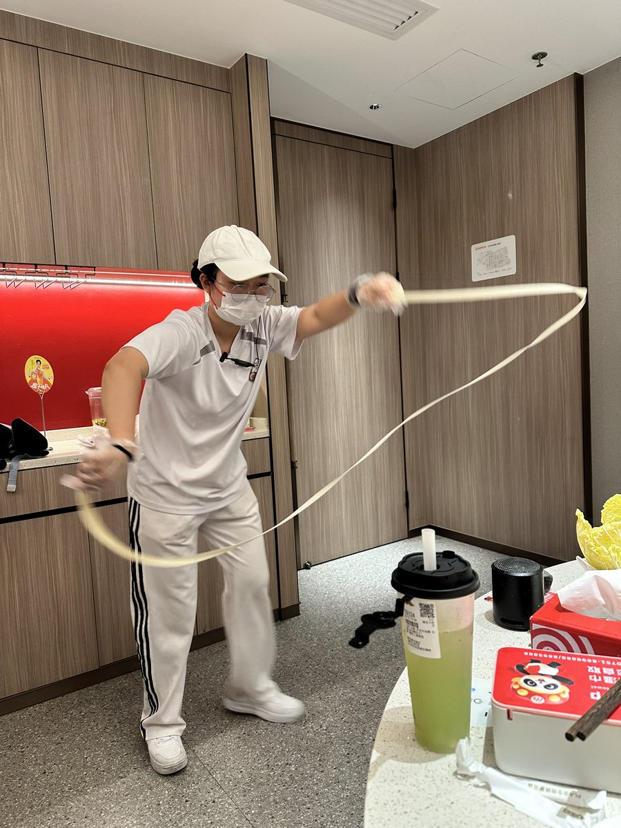 jackzerui's tweet photo. Hi hot pot 's performance, noodle dance
#shaoguan https://t.co/JOQn1WMkhN