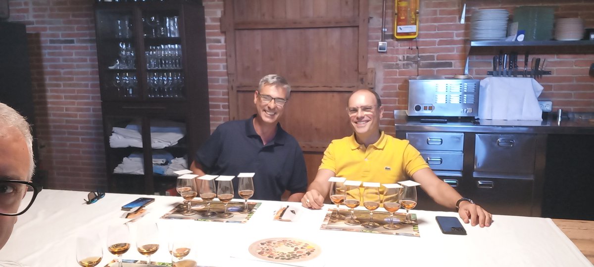 xbassa's tweet image. Tast de Whiskys a la masia de can Tomàs Bassa.
en aquest cas un tast privat per a 2 persones.
#xavierbassa #cantomàs #vigood #whisky