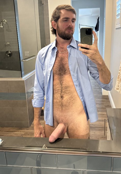 I come home from work like this, wyd? https://t.co/96E10UzEPi