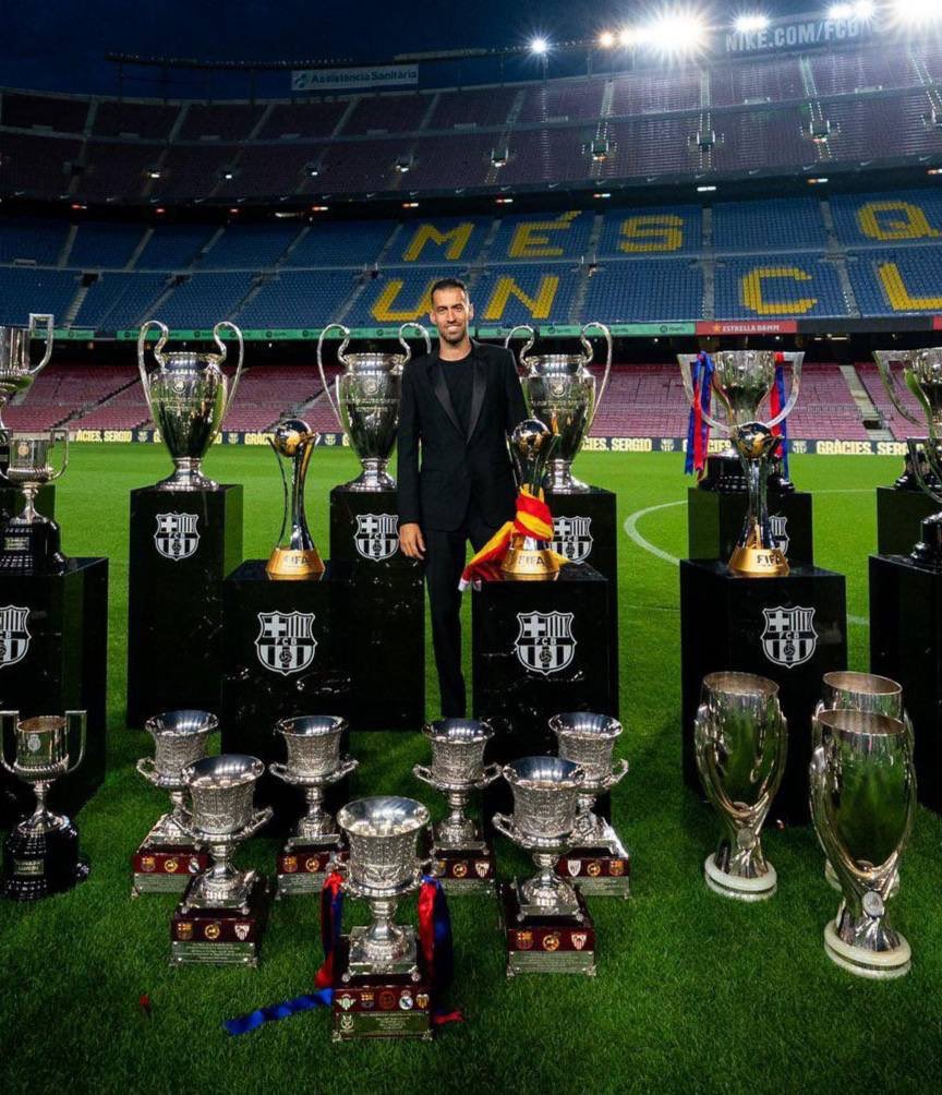 🥲👏 Chega ao fim a carreira do lendário Sergio Busquets.

Obrigado por tanto, gênio!