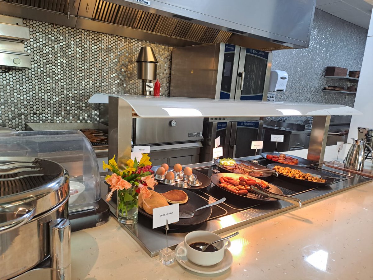 FPIkotEkpene's tweet image. Rise, shine, and dig in. Start your day right with a breakfast that’s worth waking up for.
#Breakfastspread