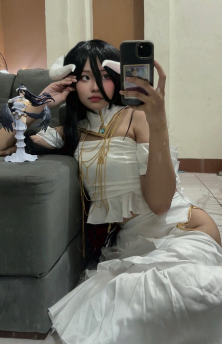 seraphmeow's tweet photo. #overlord #albedo #cosplay https://t.co/IS0lPzs2ZQ