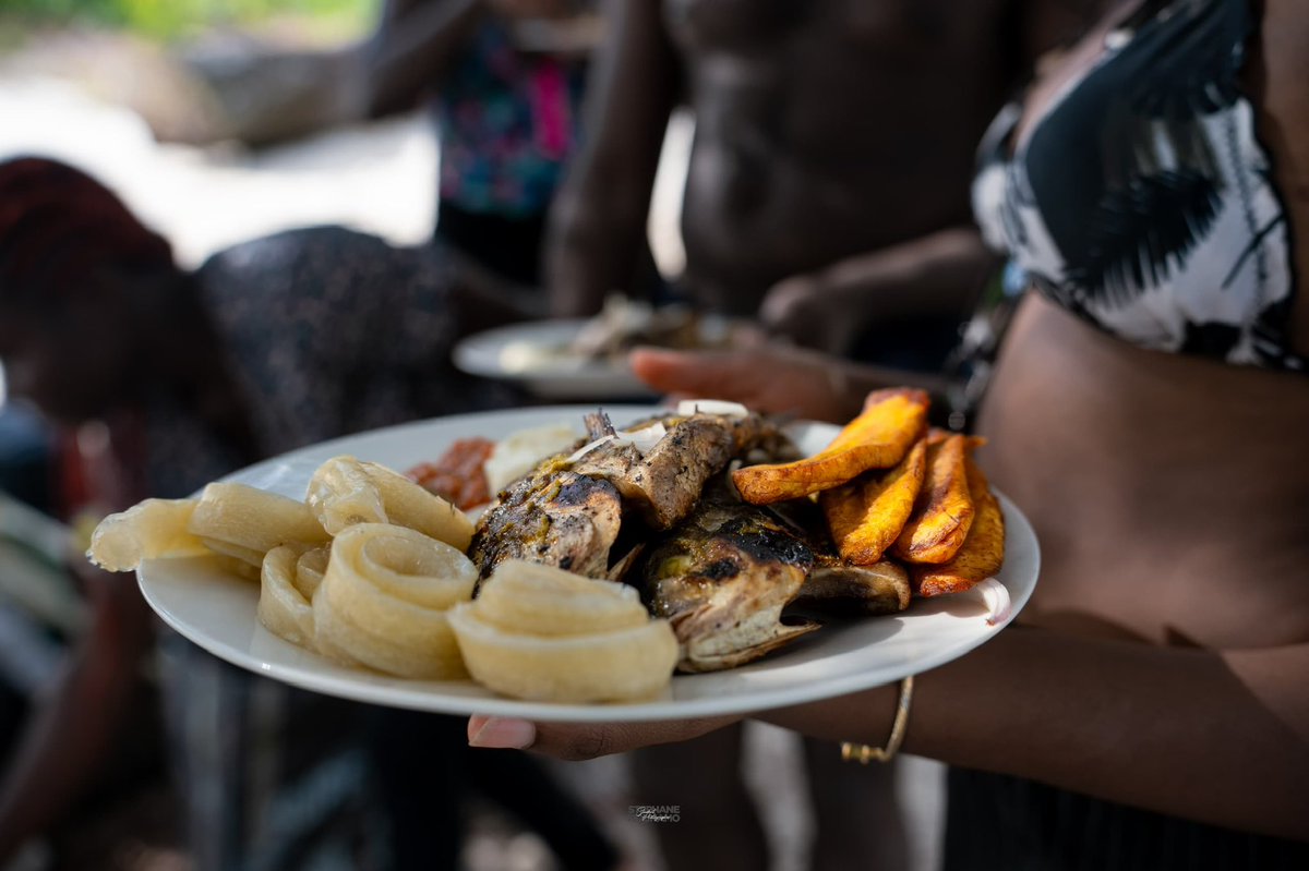 𝙇𝙖𝙘 𝙏𝙞𝙨𝙨𝙤𝙣𝙜𝙤 𝙀𝙭𝙥𝙚́𝙧𝙞𝙚𝙣𝙘𝙚 🏖️

Merci à <a href="/johane_abk/">☀️Johane Ekono🇨🇲☀️</a>  qui nous a fait confiance pour l’organisation de cette journée exceptionnelle dans la Sanaga Maritime.

📸 : <a href="/StephaneNounamo/">The Student Photographer 🇨🇲</a> 
1/3

#VisitCameroun #LacTissongo #TheTouristGuide