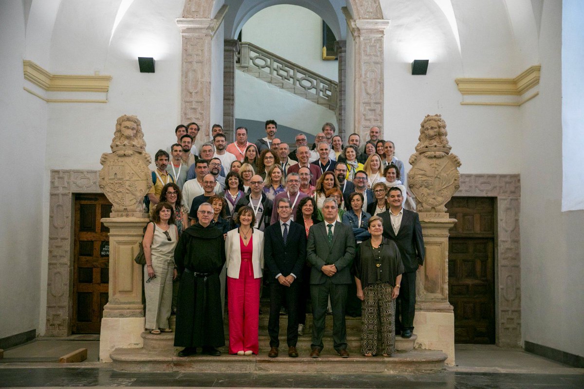EditorialUC's tweet photo. 📚 Nuestra directora participó en el III Encuentro de Edición Científica y Académica en San Millán de la Cogolla, junto a colegas de @UIBuniversitat , @UniHuelva , @UMU.
🌍 Un impulso conjunto al español como lengua de ciencia.

@unelibros @unican https://t.co/ENXZZDGCUI