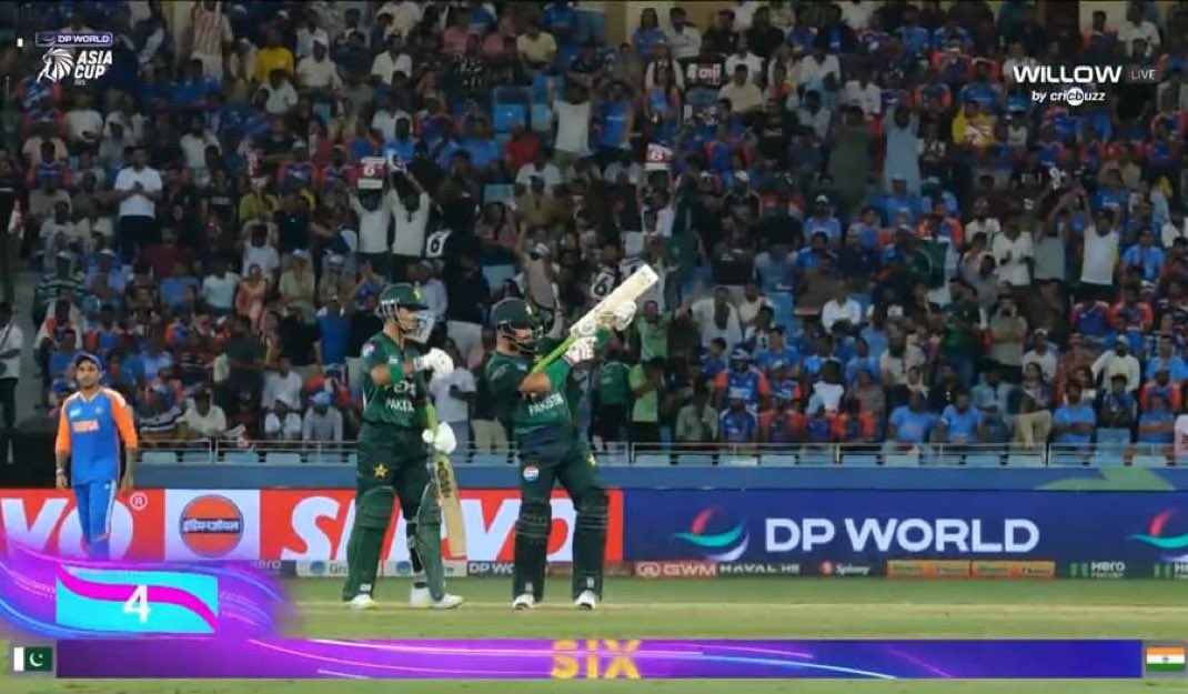 Tribute of 6-0 from Sahibzada Farhan 🥵💪

#PAKvIND #FakharZaman #PakistanCricket
