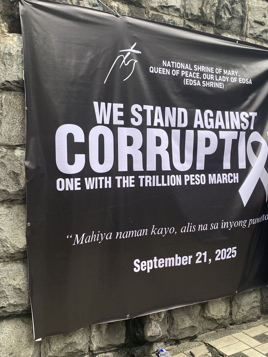 markyourdays_'s tweet photo. Proud to be here today! 🥹
#EdsaTrillionPesoMarch 
#trillionpeoplemarch https://t.co/j7sYOkUSi1