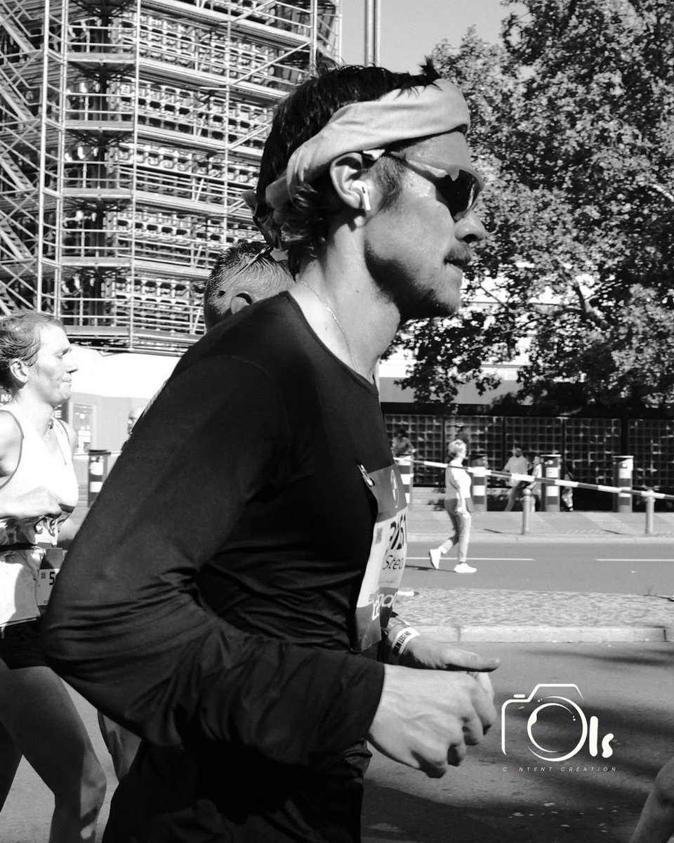 this pic is absolutely fucking insane btw