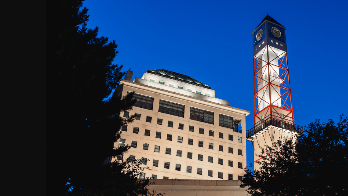 citymississauga's tweet photo. Tonight, we are lighting the #Mississauga Civic Centre clock tower white for International Peace Day. Learn more: https://t.co/5DOFjsj02l #InternationalPeaceDay #ConnectingForPeace #CollectivePeace https://t.co/BSp5axMcZg