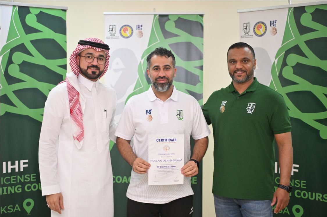 كل التبريك لأخي وصديقي وحبيبي، الكابتن حسين الخضراوي "أبو جود".

تستاهل كل خير، ومنها للأفضل..
 
دورة التدريب..

الرخصة الدولية C، عقبال B ✨ و A..

النجاح، يبدأ بخطوة، ثم الاستمرار.. 

#جماليات_رياضية