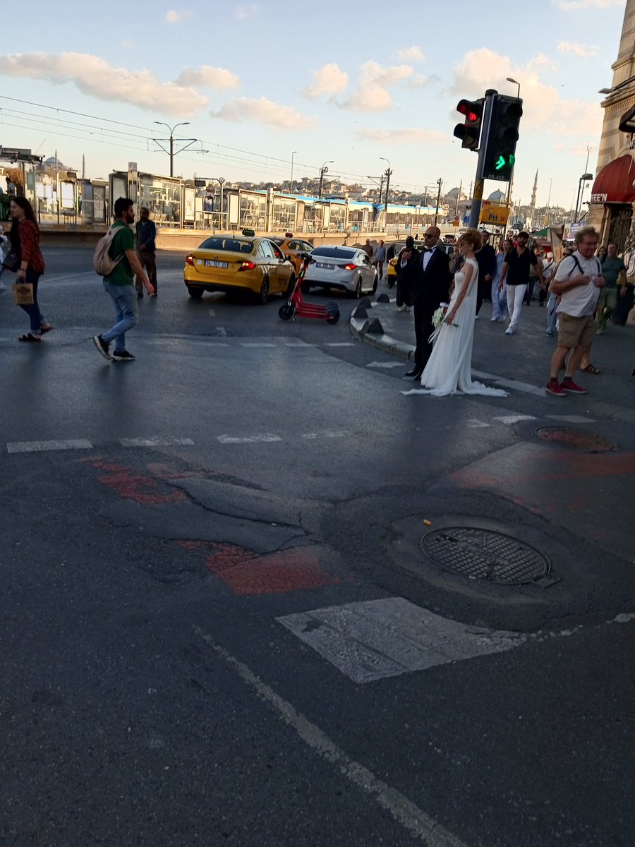 erdkzem's tweet photo. Aşk beklemez https://t.co/h12GahcnwQ