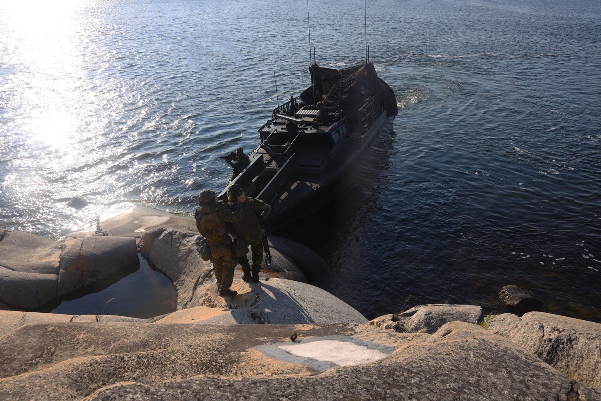 #Marines with <a href="/2dMarDiv/">2d Marine Division</a> and Swedish Marines take part in Exercise Archipelago Endeavor 2025 in Korso, Sweden.

The exercise is an integrated field training exercise that increases operational capability and strengthens the relationship between the United States and Sweden.

#USMC
