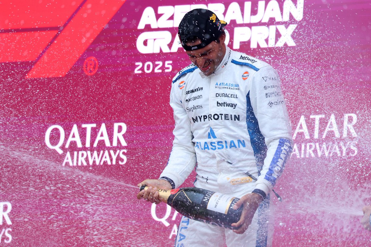 🏆2019, 2020, 2021, 2022, 2023, 2024, 2025. 

Con la P3 de hoy, Sainz ya lleva siete años seguidos subiendo al podio 🍾

⭐️McLaren, Williams y Ferrari: solo Prost
lo ha hecho en la historia de la F1.

Histórico, Carlos 👏 🦄