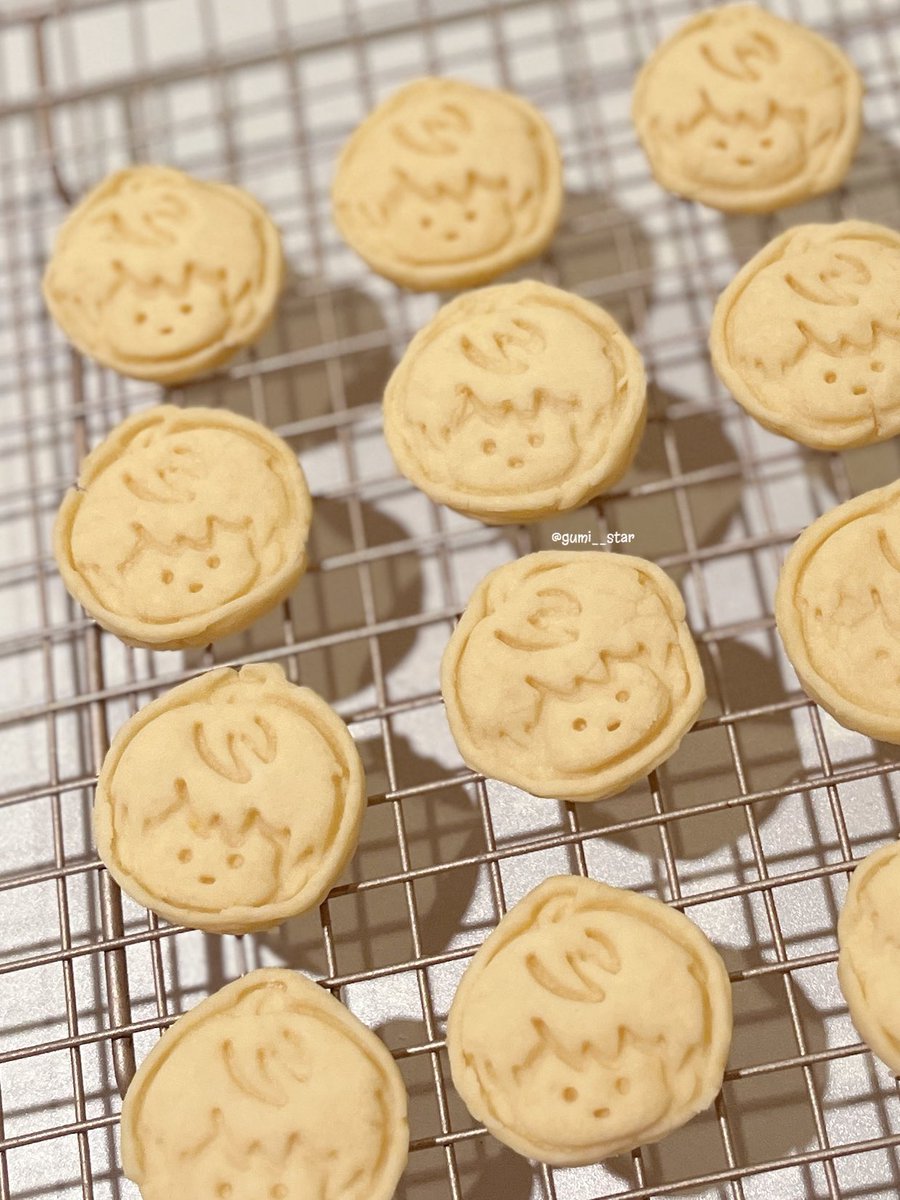freshly baked Xavicookies! ⭐️🤏🏻✨