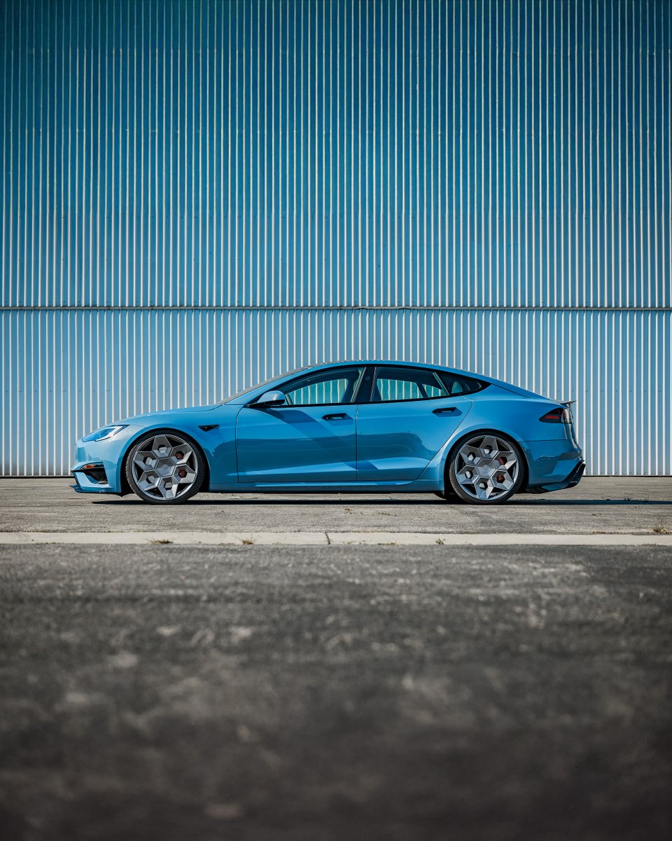 UNPLUGGED PERFORMANCE tweet media