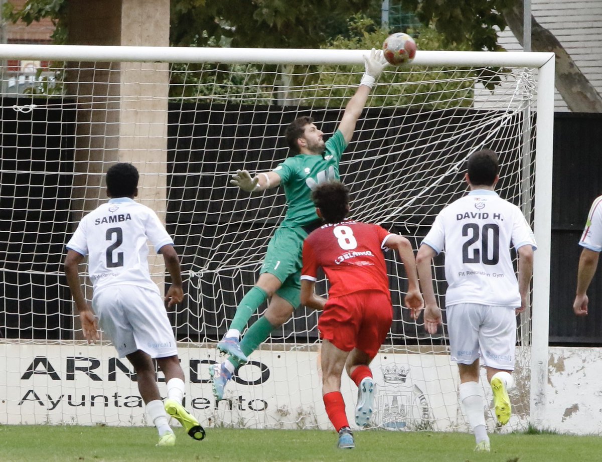 TERCERA RFEF 

Comienza la segunda mitad en el Municipal Sendero!

⚽️ <a href="/CDArnedo/">CD Arnedo</a> 1 - 0  <a href="/SDOyonesa/">SD Oyonesa</a> 

🤍🩵 #VamosArnedo  #75Años 
#unpueblounequipounailusion