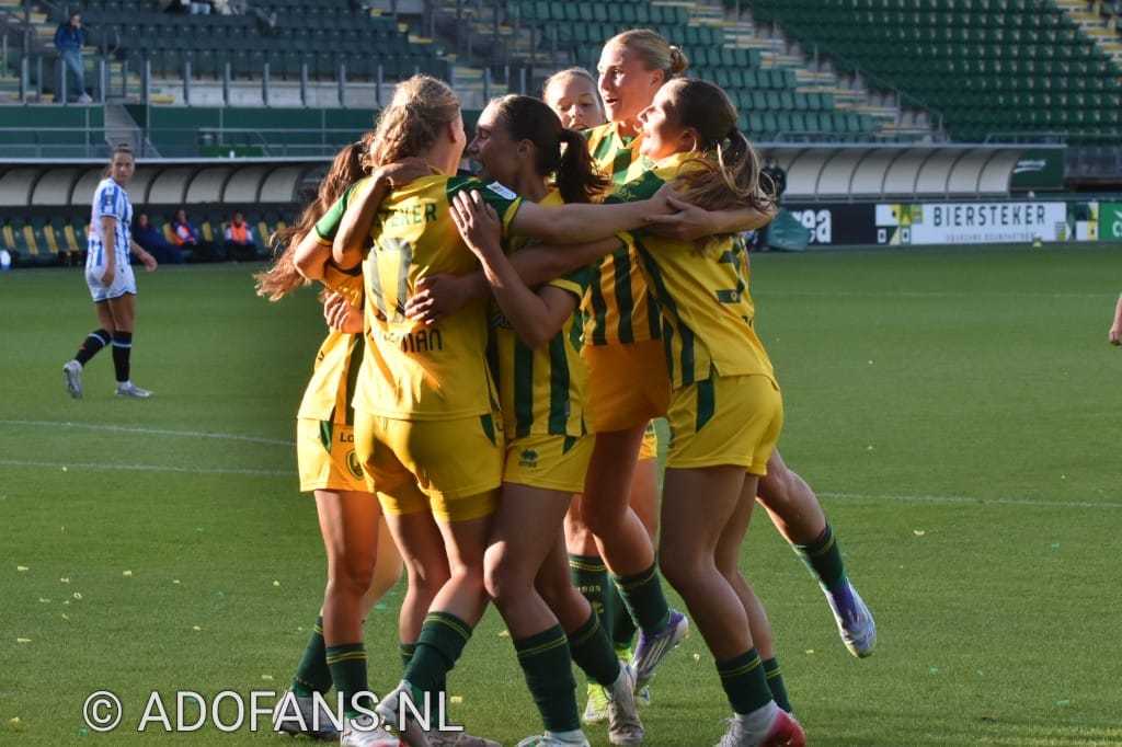 ADOfans's tweet photo. De AdO Den Haag vrouwen komen in de 59e minuut weer op voorsprong! 2-1 #adohee #adodenhaagvrouwen https://t.co/dk0ISfWbPW