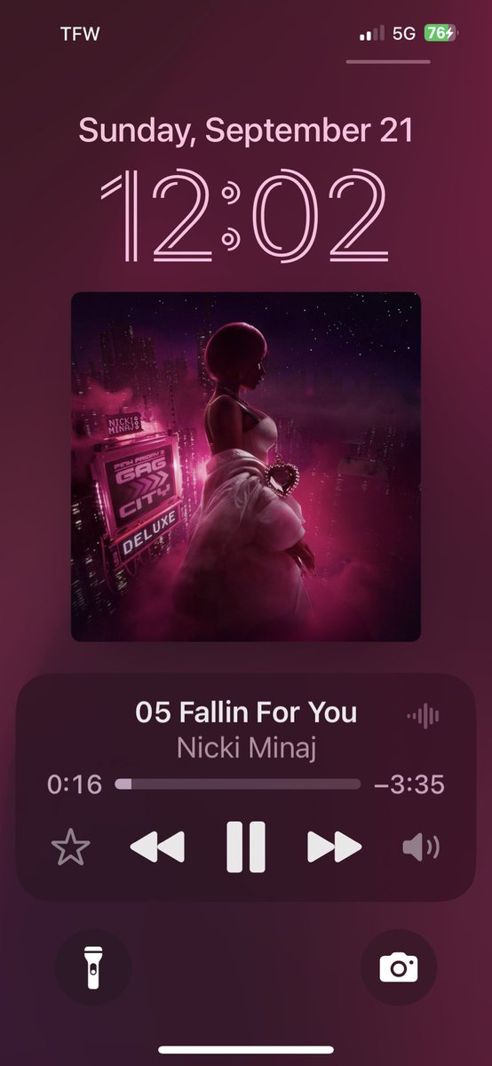 Macho3277's tweet image. Ohh yeah 
@NICKIMINAJ #NickiMinaj #PinkFriday2 #fallinforyou #Barbz