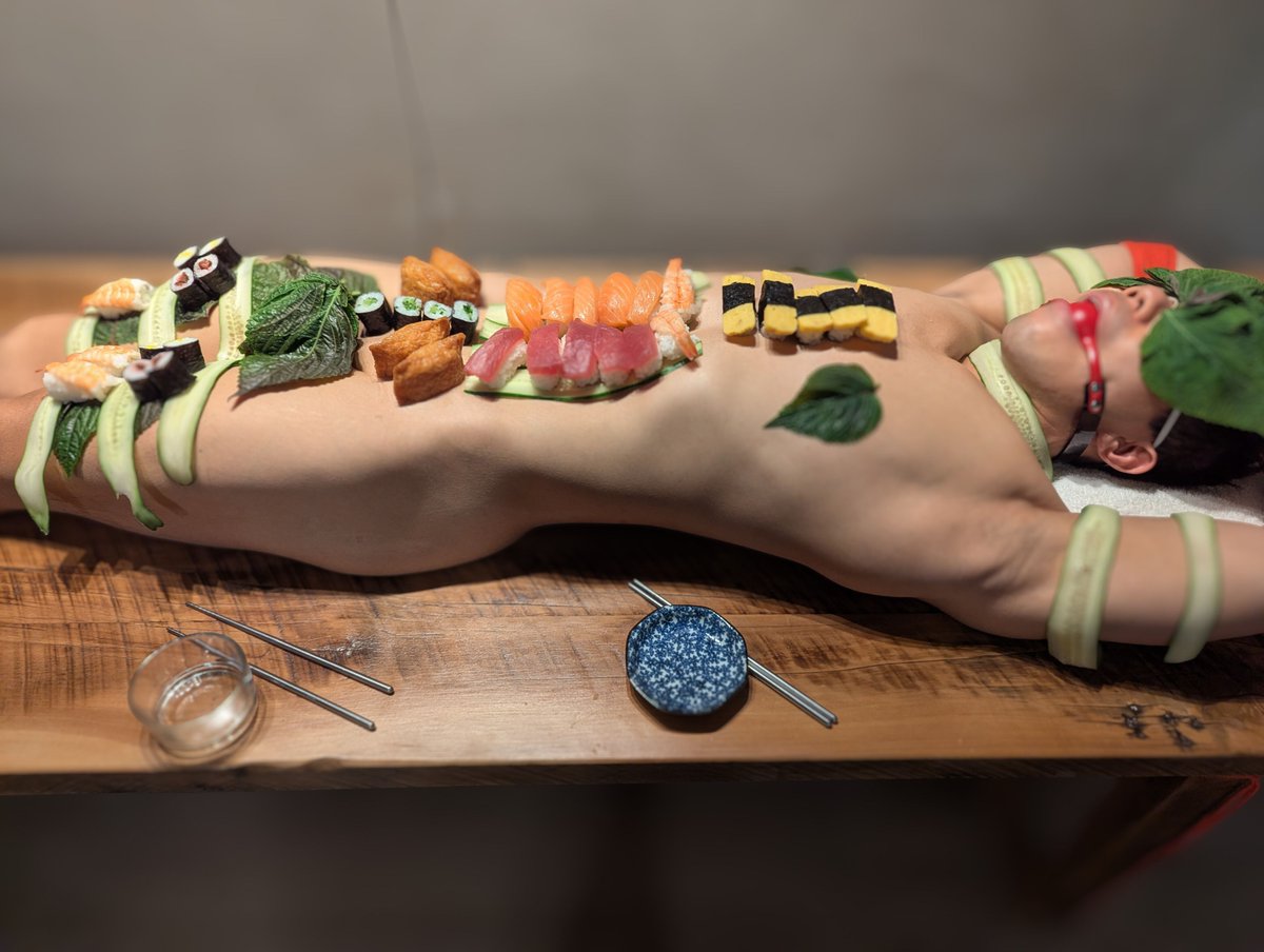 empathygap7's tweet photo. Tried my hand at nantaimori with my best boy @polymer93298203. My friends enjoy dinner and the games that followed. What do you think? 🍣 https://t.co/Po567jn0Mi