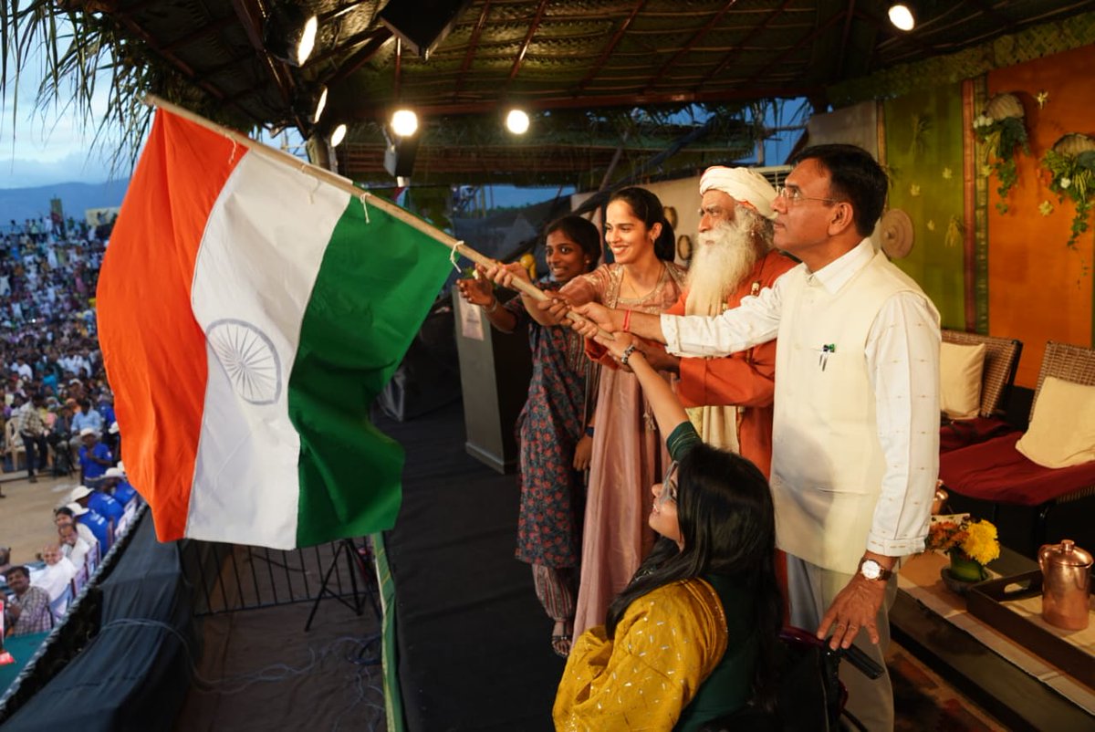 mansukhmandviya's tweet image. आज श्री @SadhguruJV जी के साथ ग्रामीण क्षेत्रों में खेल को बढ़ावा देने हेतु आयोजित &apos;ईशा ग्रामोत्सवम 2025&apos; कार्यक्रम में भाग लिया।

📍Coimbatore, Tamil Nadu