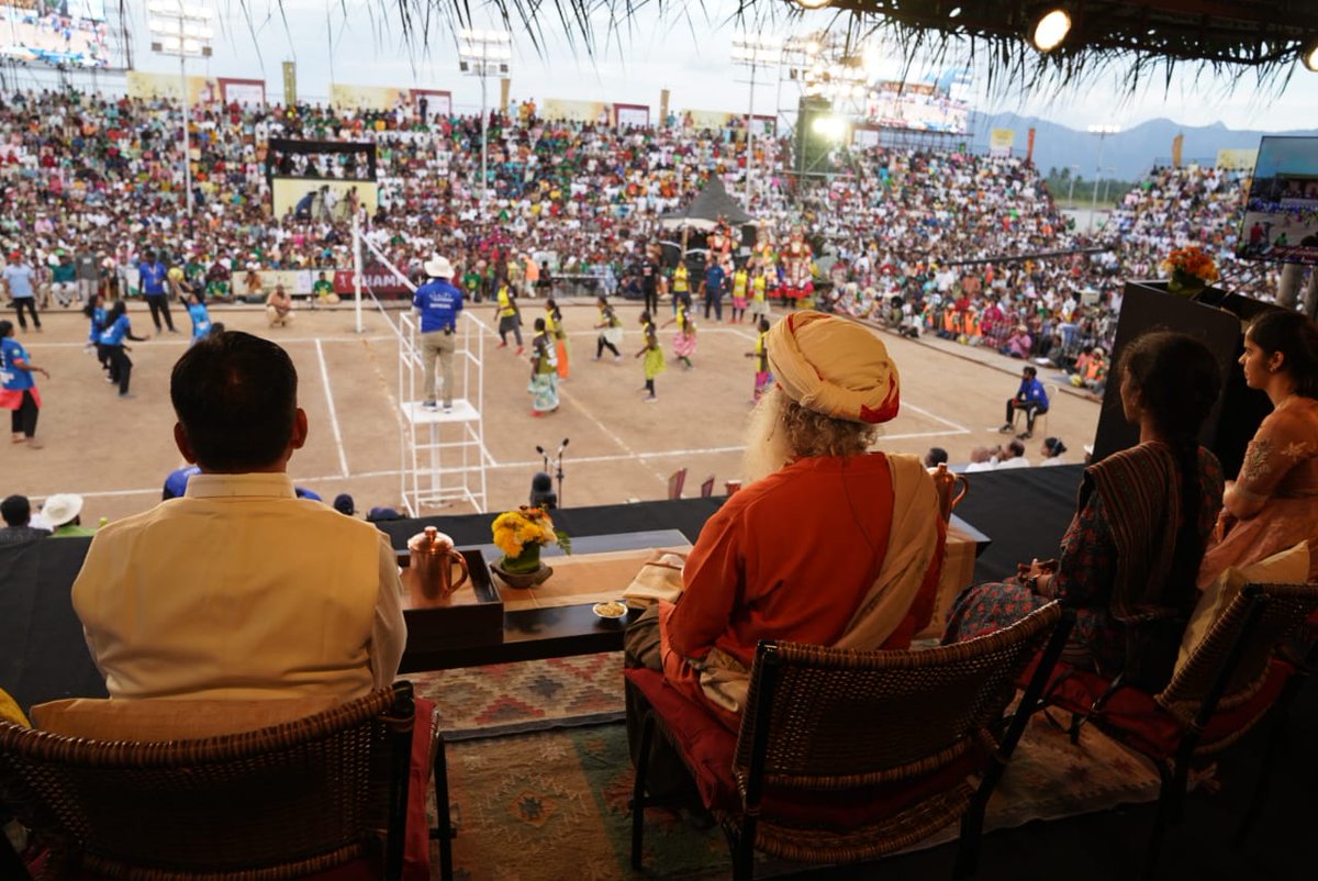 mansukhmandviya's tweet image. आज श्री @SadhguruJV जी के साथ ग्रामीण क्षेत्रों में खेल को बढ़ावा देने हेतु आयोजित &apos;ईशा ग्रामोत्सवम 2025&apos; कार्यक्रम में भाग लिया।

📍Coimbatore, Tamil Nadu