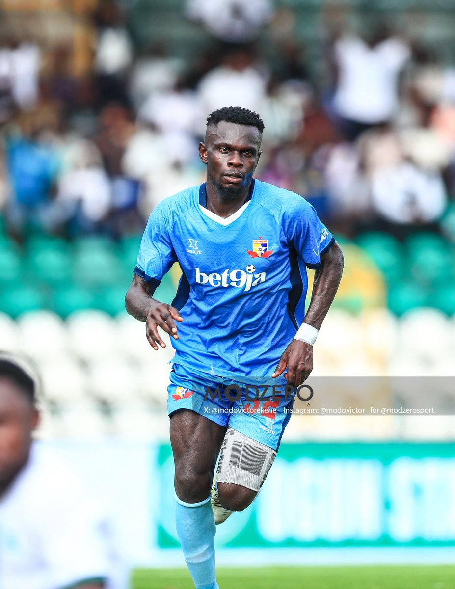 Modzerosport's tweet image. Goalllll

Live

Remo 2-0 US Zilimadjou 

Ebuka Anthony 

@RemoStarsSC vs US Zilimadjou in @CAF_Online @CAFCLCC qualifying round 

Photo: @modovictorekene for @Modzerosport 

Cc @CAF_Media