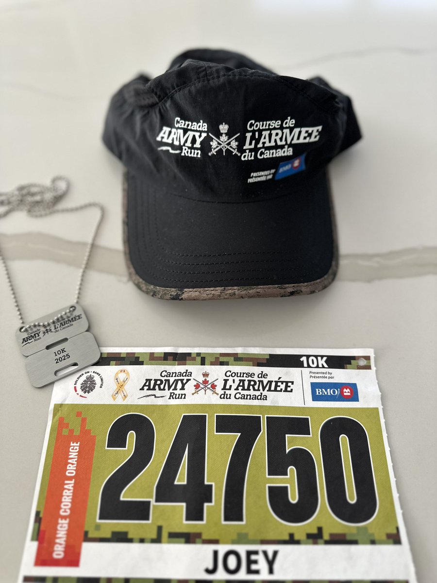 joeytaylor9's tweet photo. Beautiful crisp #Ottawa morning at the #CanadaArmyRun. Proud to run alongside thousands in support of our troops, their families, and the men and women who serve with courage every day. 🇨🇦🏃🏼 #NoOrdinaryRace #ArmyRun https://t.co/CObvDDvmhu