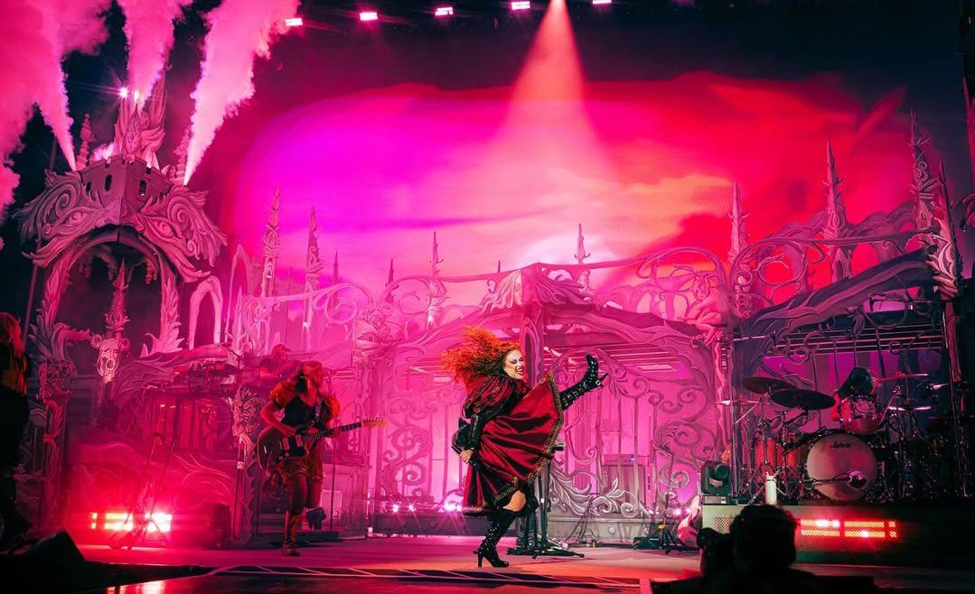 new photos of chappell roan performing at ‘visions of damsels &amp; other dangerous things’ tour forest hills night 1 last night! 

photographed by alyssaemiliephoto on ig