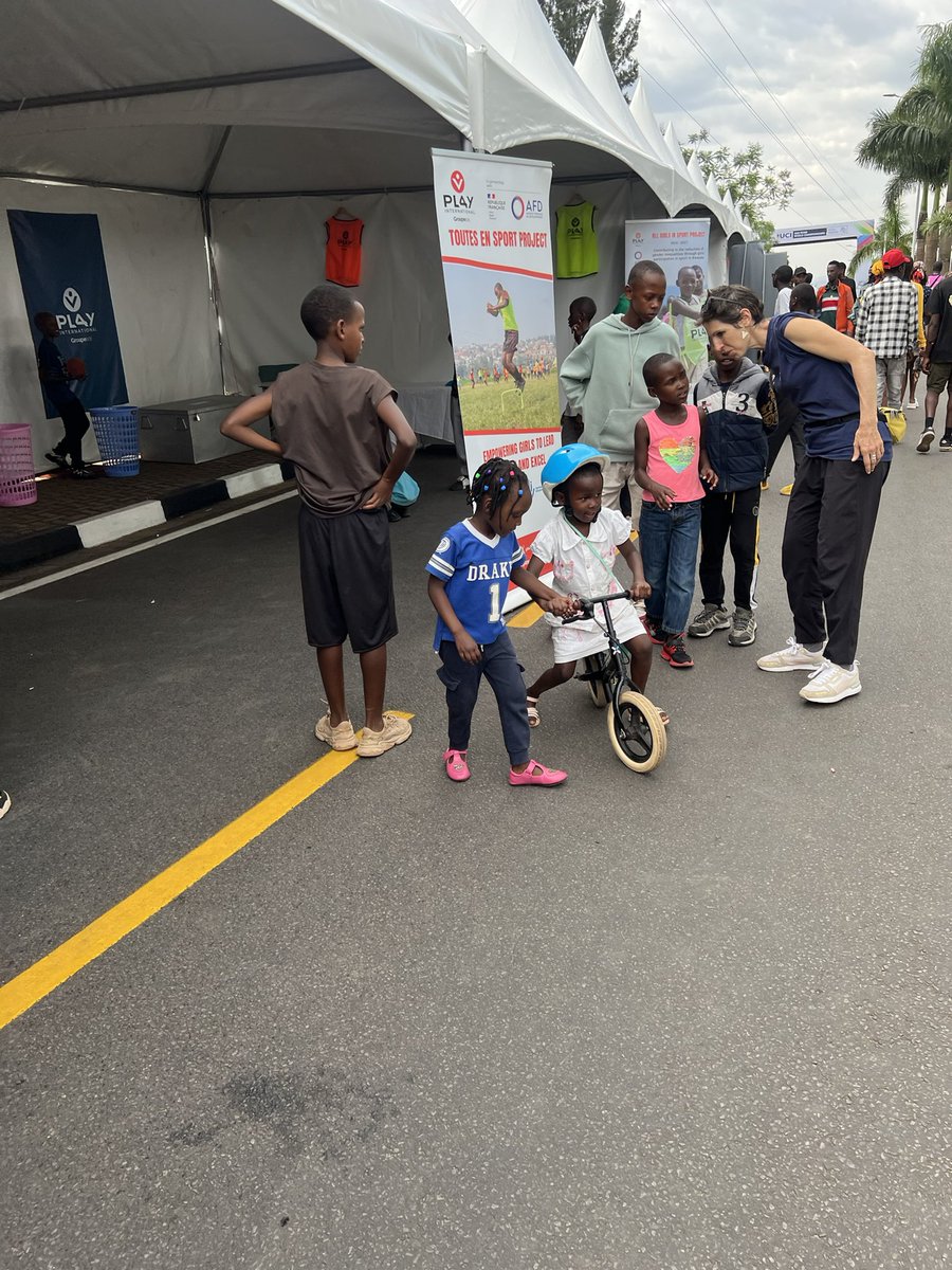 REMCO EVENEPOEL 🇧🇪🫡

Your 2025 UCI Men Elite ITT World Champion 🌈


Don’t forget to Visit the Expo and Fan Zones stand bring your children to play, explore, and enjoy exciting activities

Let's celebrate #Kigali2025 together! 🎉
#CyclingWorlds #WomenInCycling