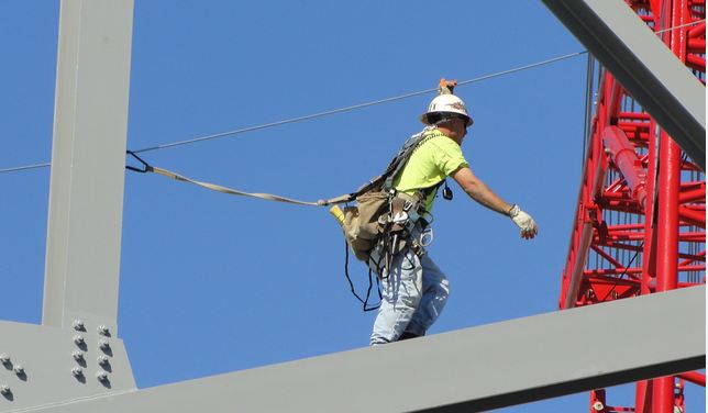 RCEC2's tweet image. Steel Erection   #rcec2
Steel erection is a critical phase in construction that involves the assembly of steel structures. While it is essential for building integrity, it also presents significant hazards. 
Read More: rcec2.blogspot.com/2025/09/steel-…