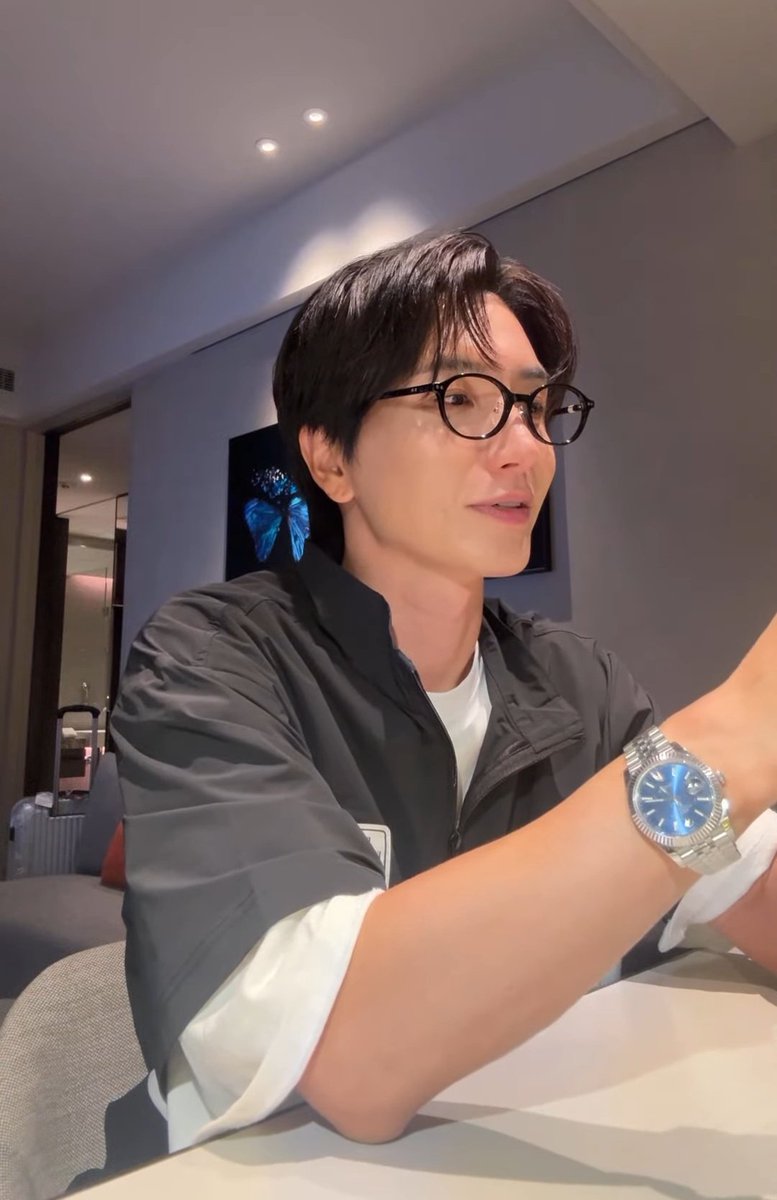 heechulxteukie's tweet photo. 🫠🫠🫠🫠🫠🫠 https://t.co/yo2ghv2RUt