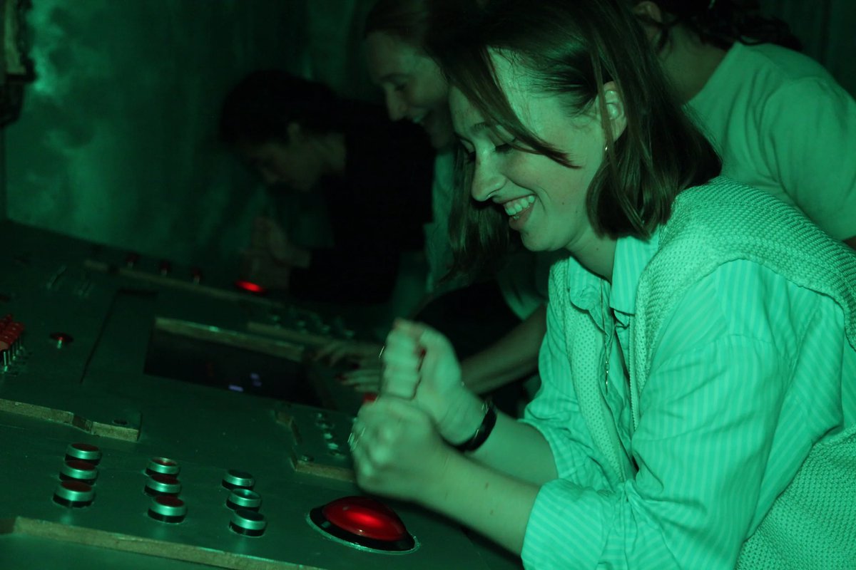 Au fait ici je n’ai rien dit mais j’ai ENFIN ouvert mon Action Game <a href="/eclipsium_game/">Eclipsium</a> !
C’est une évolution de l’escape game, le premier ouvre à Nantes, j’espère que ça va cartonner (les 1ers retours sont excellents !)

Pour réserver c’est ici : eclipsium.fr