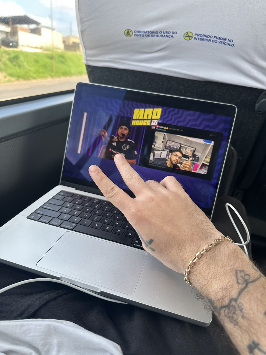 luizfilipelima's tweet photo. 16h na estrada mas não posso perder essa final foda da #FuriaNaMad #MADHOUSETV #madhouse #furia #furiacs https://t.co/N6uA68bByN