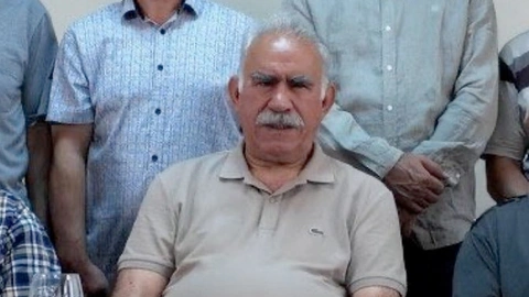 Rojhat_Amedi's tweet photo. Abdullah Öcalan;
"Rojava’nın görevi, ne bir devlet kurmak ne de federasyon ilan etmektir. Göreviniz, kadın özgürlüğü temelinde, ekolojik bir toplum yaratarak demokratik ulus projesini tüm Suriye’ye yaymaktır. Bunun için merkezi hükümetle çatışmak değil, onun yapısını dönüştürmek esastır."
İmralı 11.08.2025
ABDULLAH OCALAN